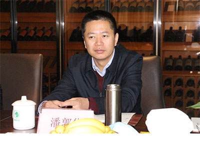 �S÷�h�h��ί�˹��Aһ�е��۵�ɭ�����L����